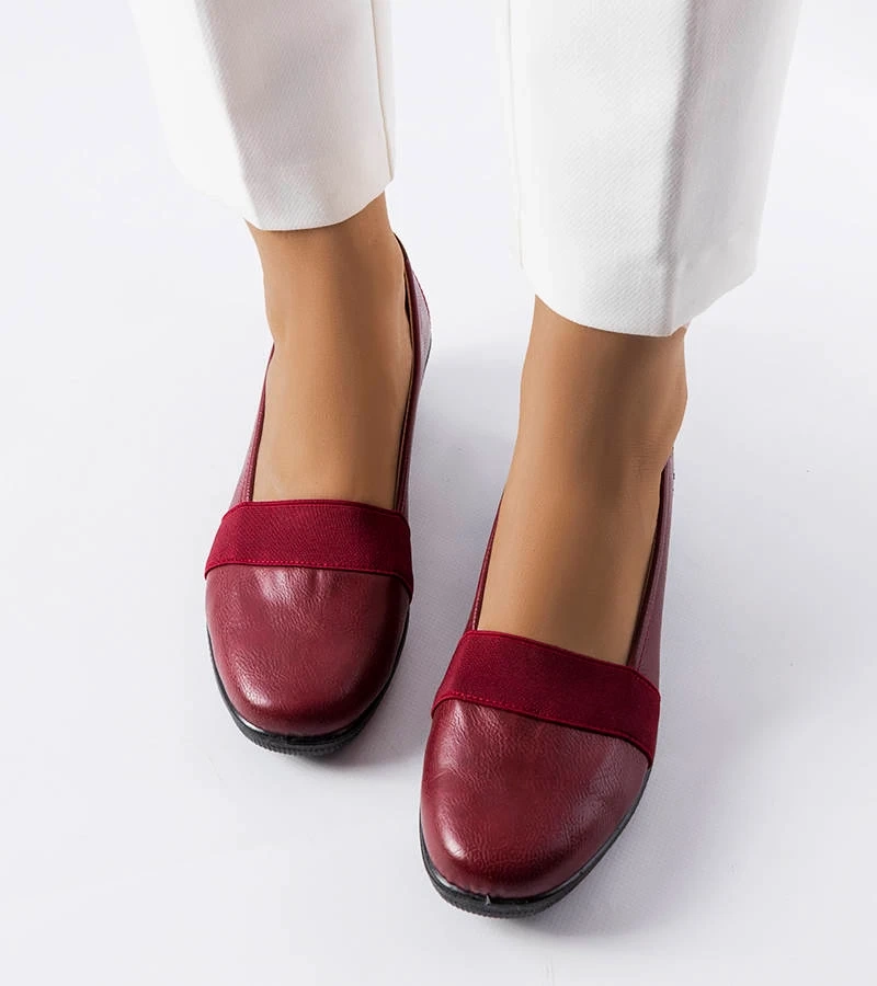 Bordowe półbuty na koturnie ze skórzaną wkładką
