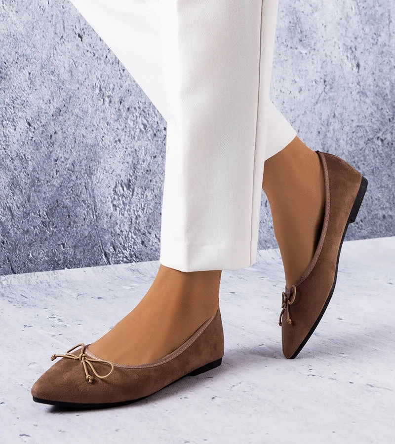 Brązowe balerinki z kokardką