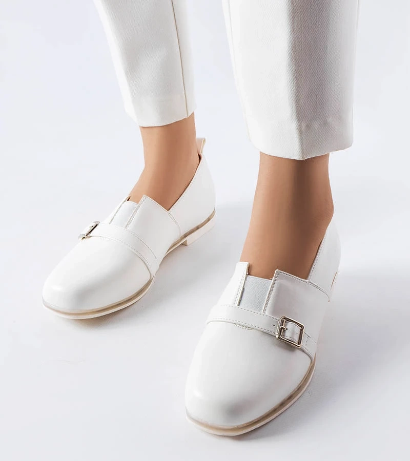 Białe półbuty ze skórzaną wkładką