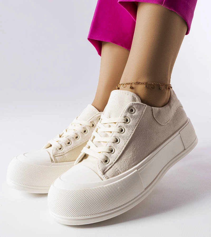 Beżowe trampki na wysokiej podeszwie