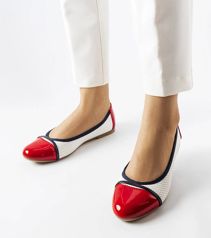 Biało-czerwone balerinki