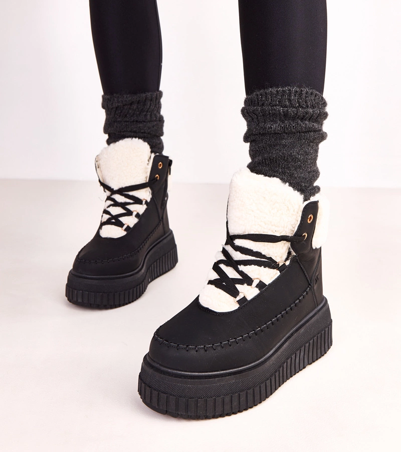 Hers Czarne botki sportowe ocieplane na platformie
