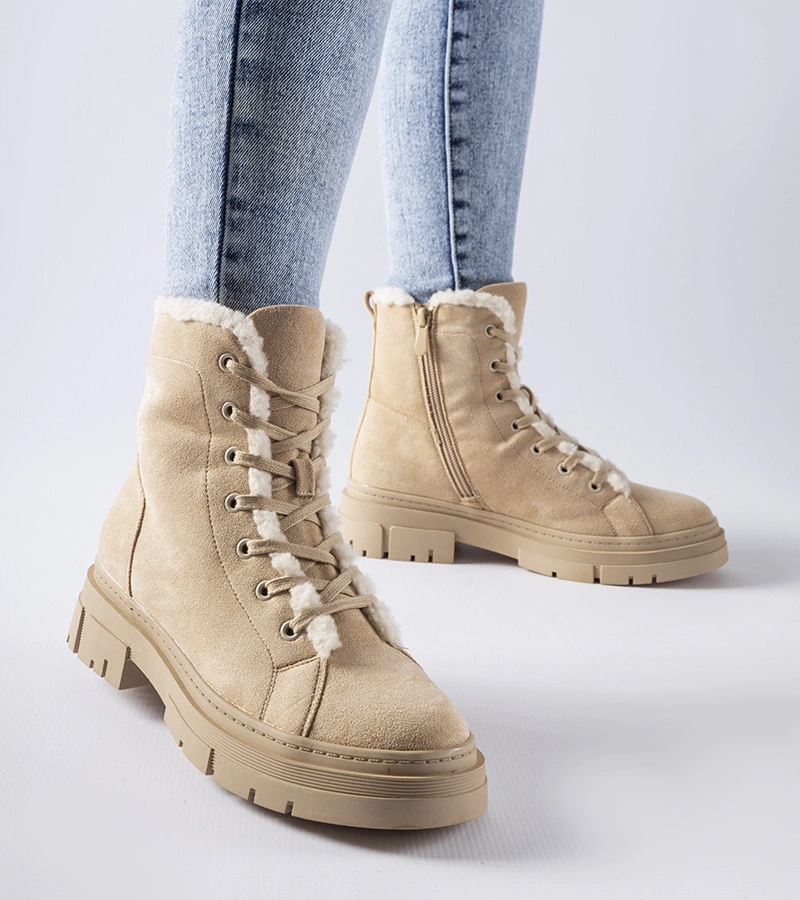 Beżowe botki ocieplane z eko-zamszu