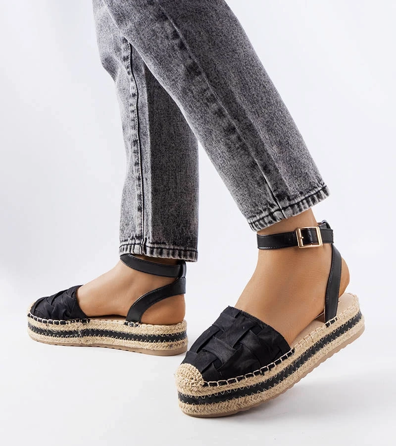 Czarne espadryle na platformie