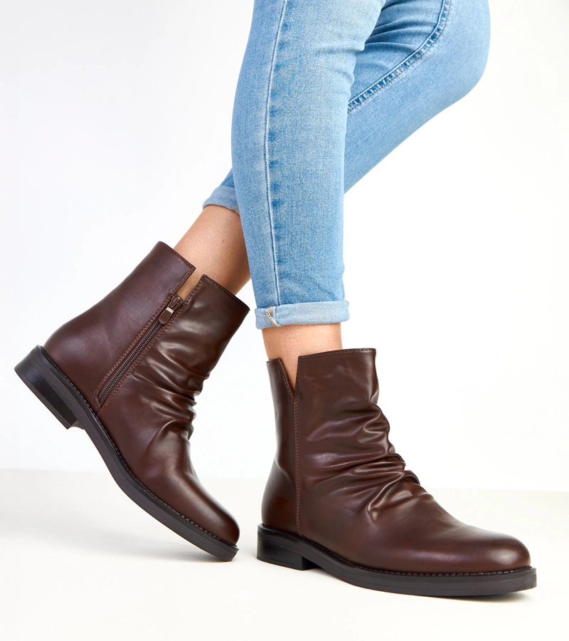 Brązowe botki damskie z marszczeniem