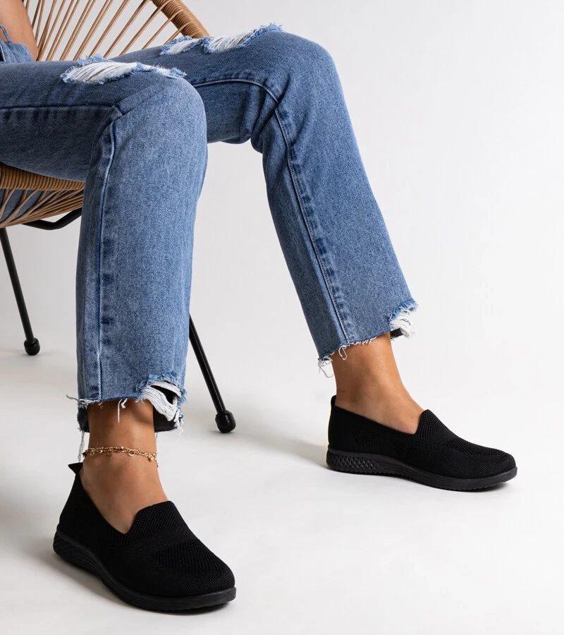 Czarne  wsuwane tenisówki