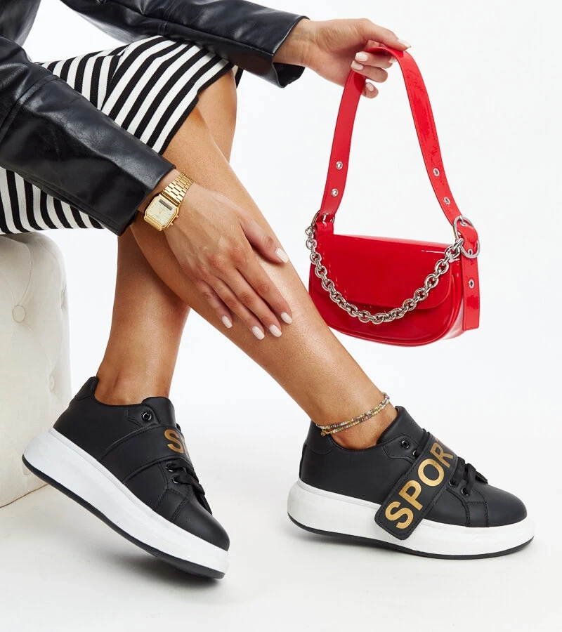 Czarne sneakersy na platformie