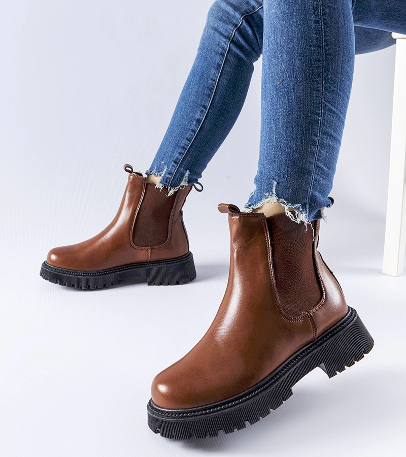 Brązowe ocieplane klasyczne wsuwane botki