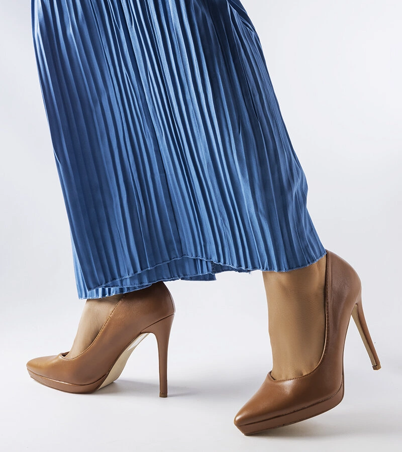 Brązowy klasyczne szpilki