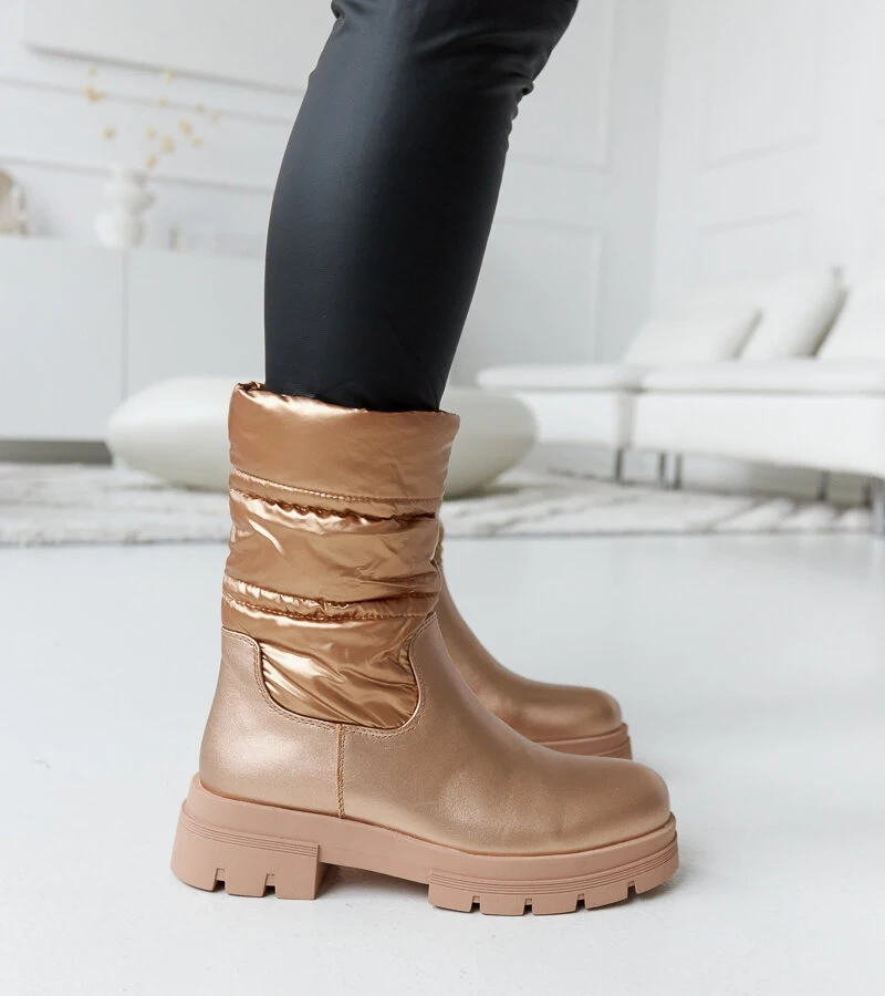 Metaliczne ocieplane botki z pikowaniem