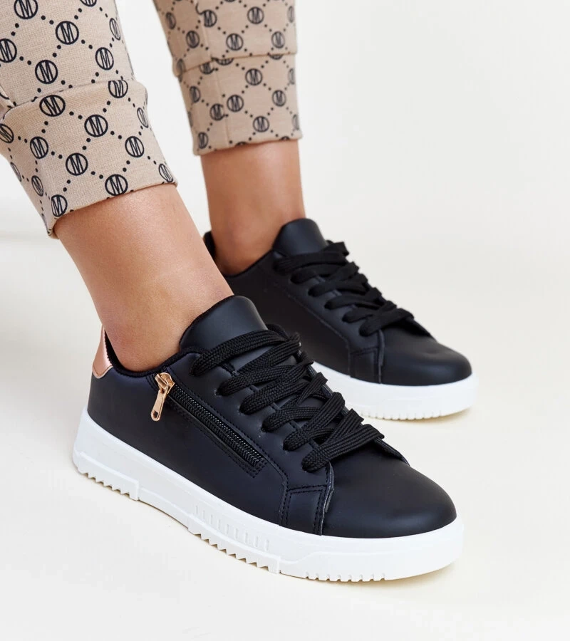 Czarne sneakersy z suwakiem na boku