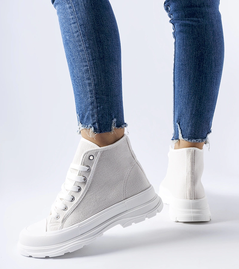 Białe trampki za kostkę