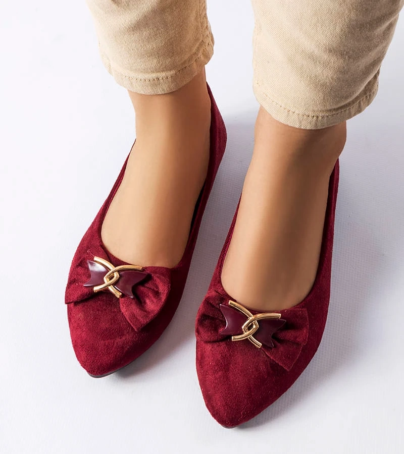 Bordowe balerinki z eko-zamszu zdobione kokardką