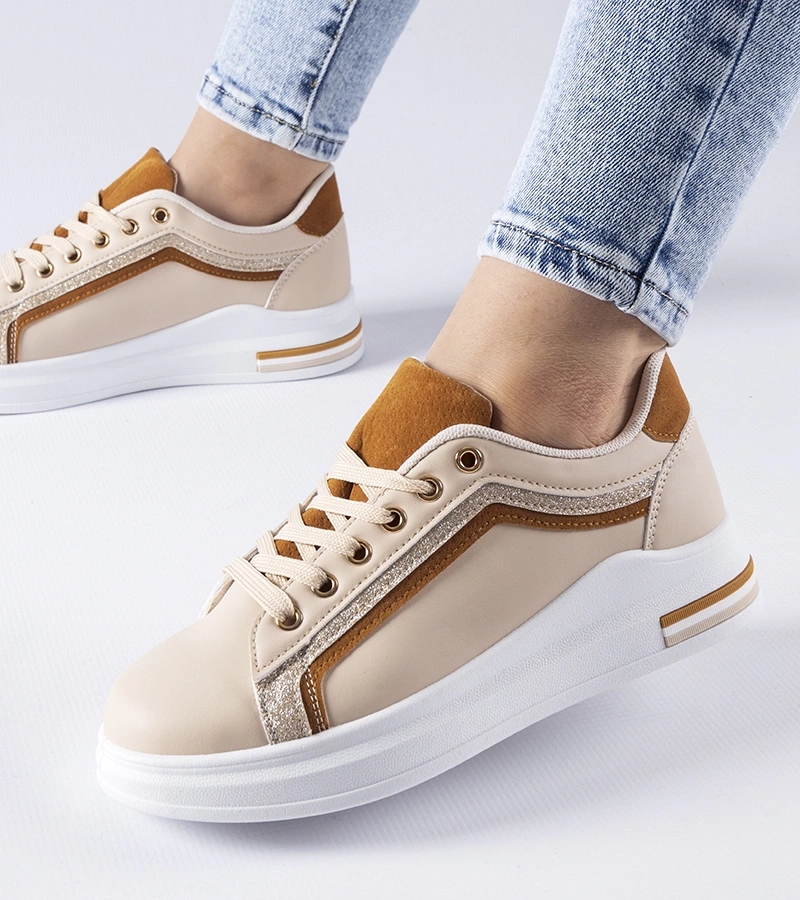 Beżowe sneakersy na platformie