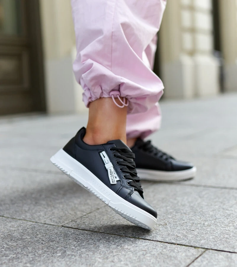 Hers Czarne sneakersy eko skóra