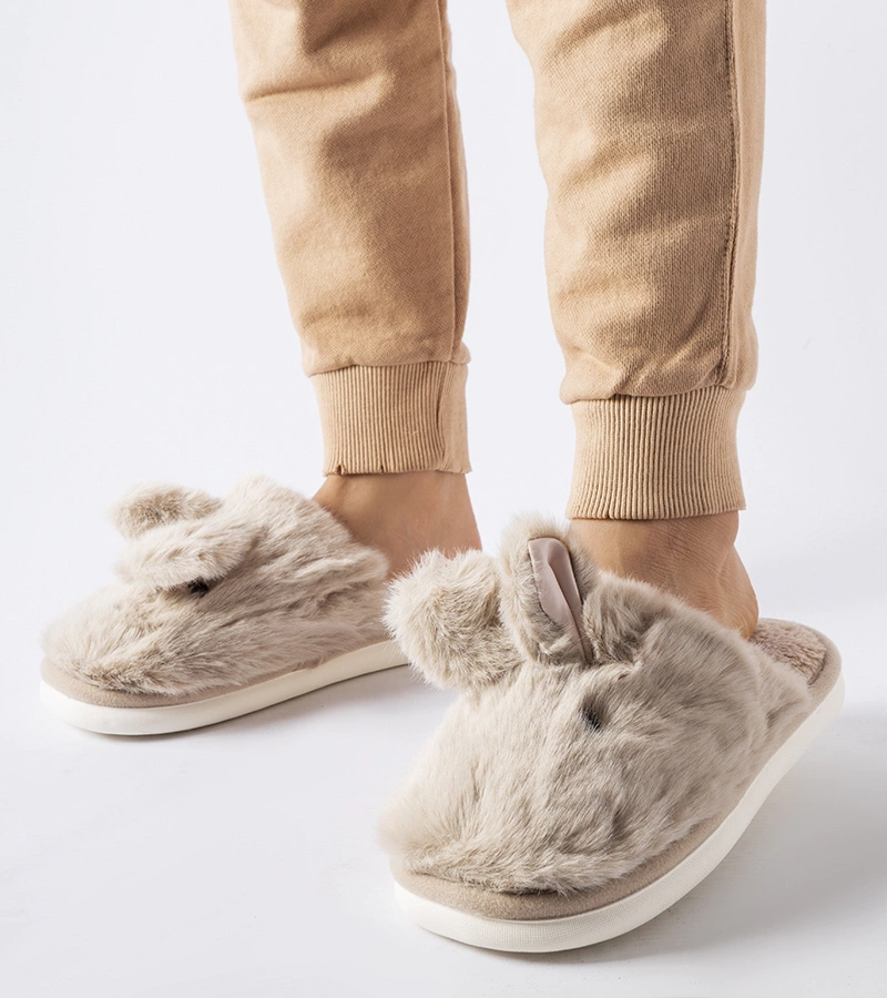 Jasnoszare ciepłe kapcie z uszami