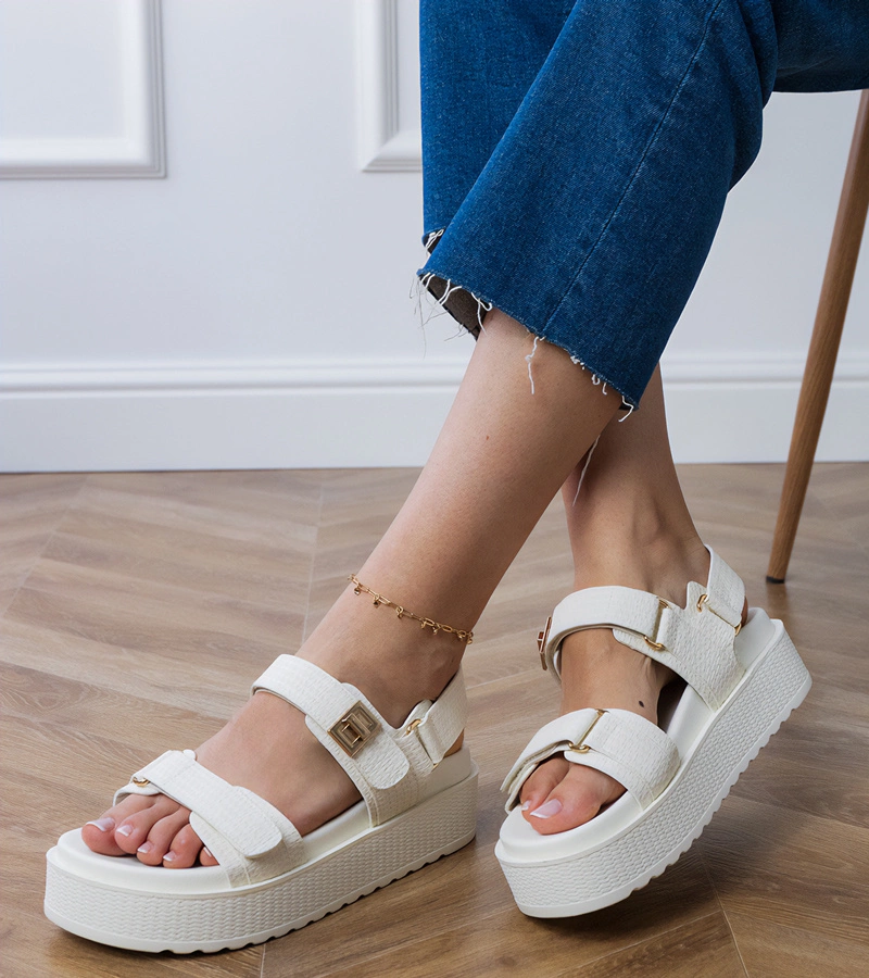 Hers Białe sandały na platformie z paskami na rzepach