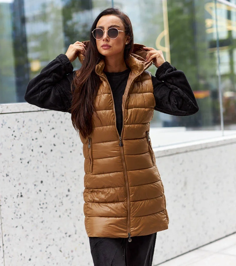 Długa brązowa kamizelka