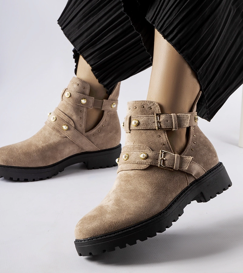 Beżowe ozdobne botki z wycięciami