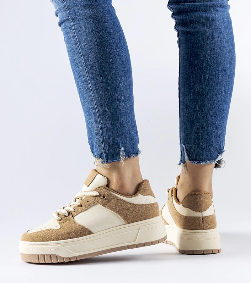 Beżowe sneakersy na platformie