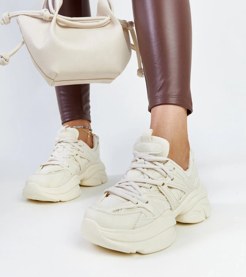 Jasnobeżowe sportowe sneakersy