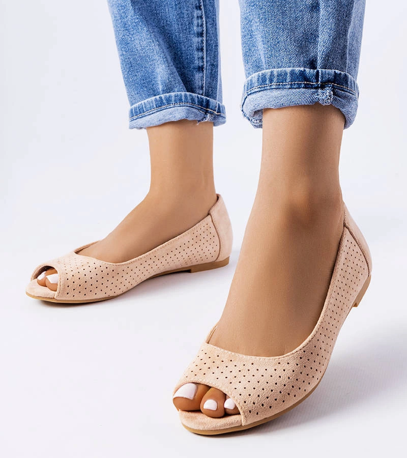 Ażurowe beżowe balerinki z otwartym noskiem