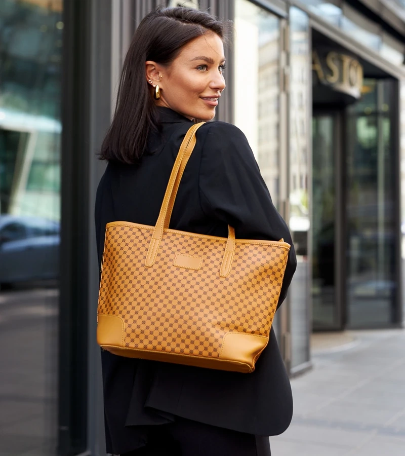 Brązowa wzorzysta torebka na ramie