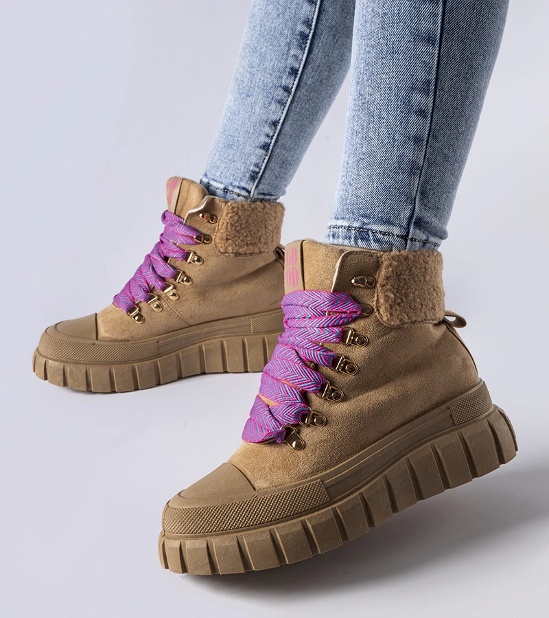 Brązowe botki na masywnej platformie