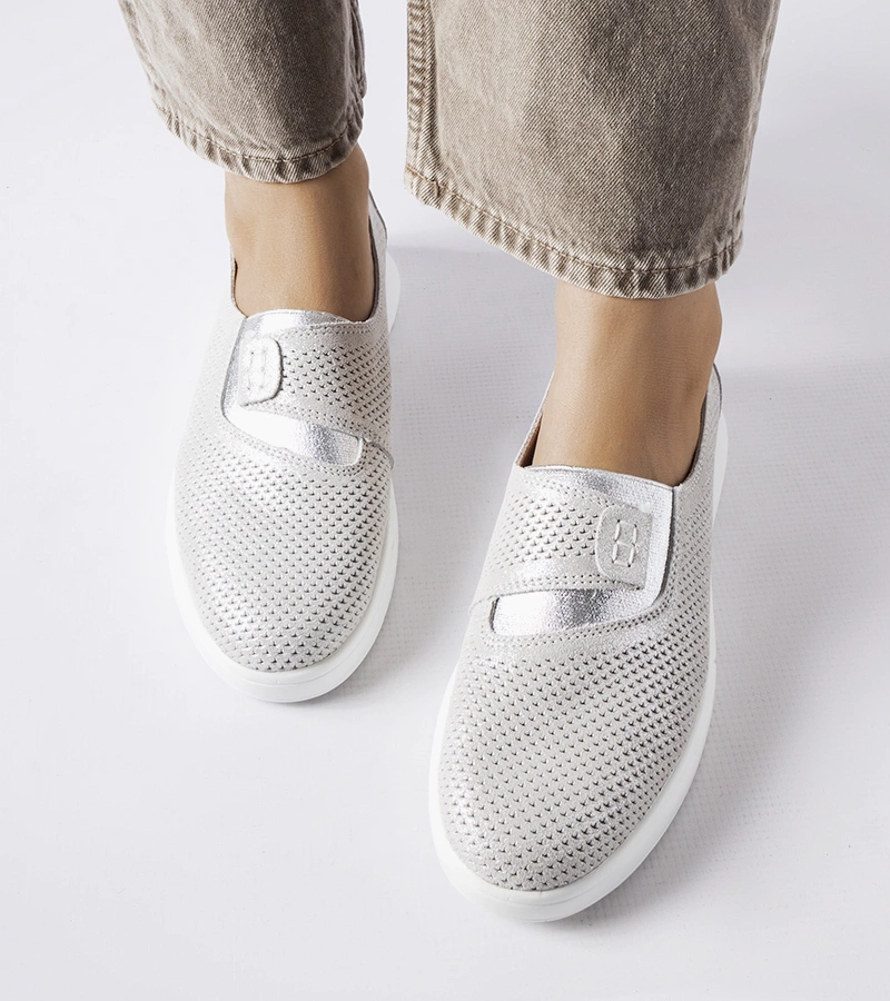 Srebne skórzane tenisówki perforowane Ethels