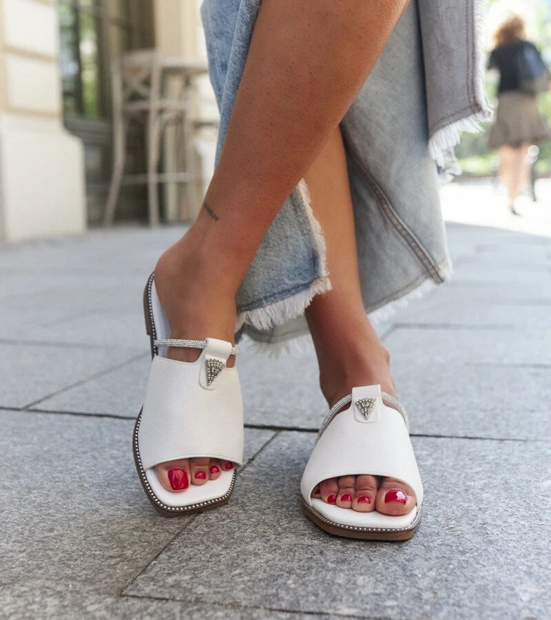 Klapki ze skórzaną wkładką