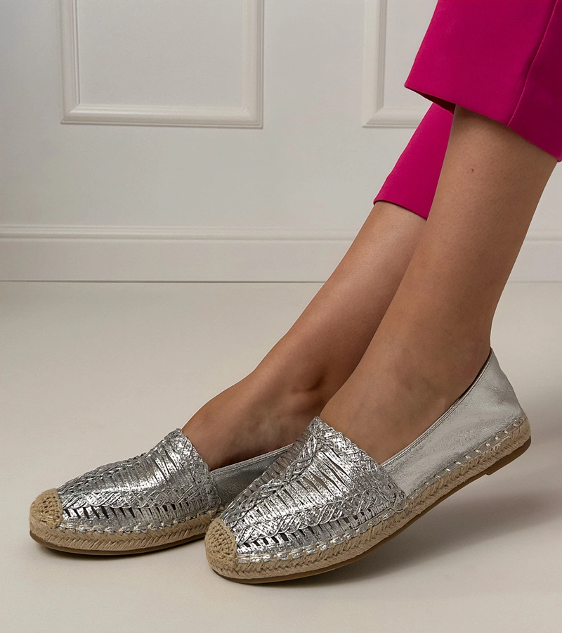Hers Srebrne espadryle ażurowe na platformie