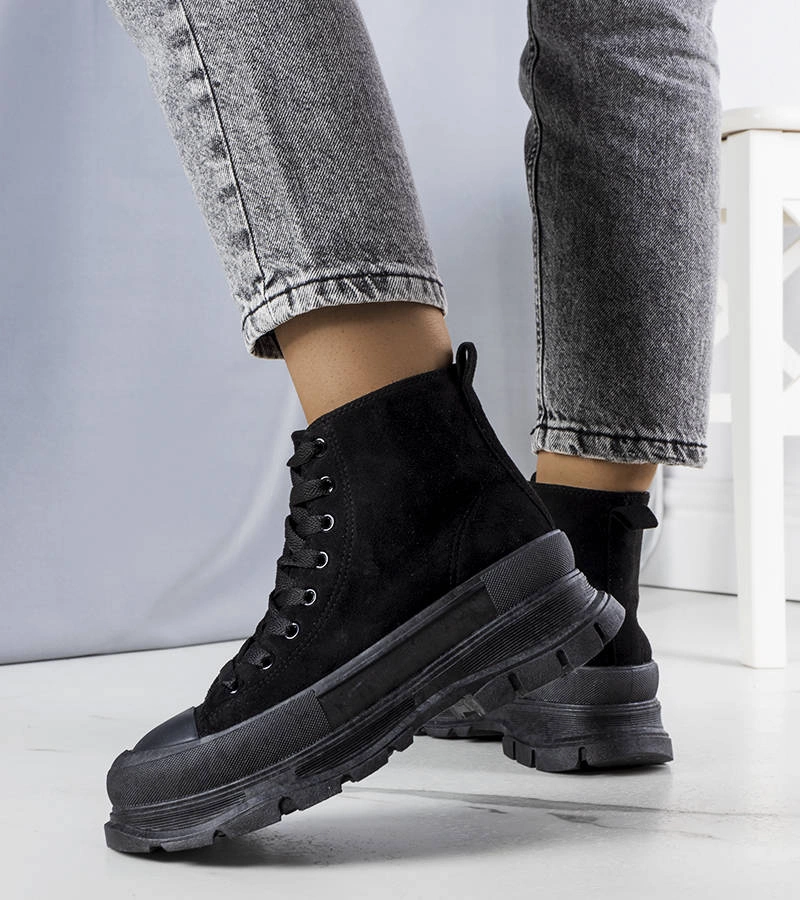 Czarne trampki za kostkę