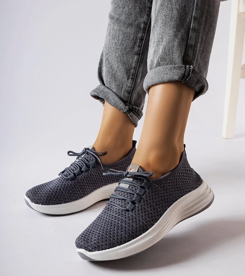 Szare materiałowe sneakersy