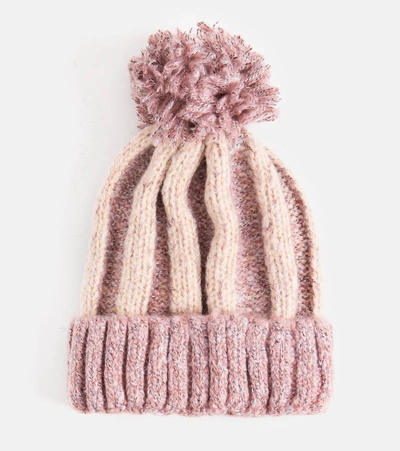 Różowa zimowa czapka