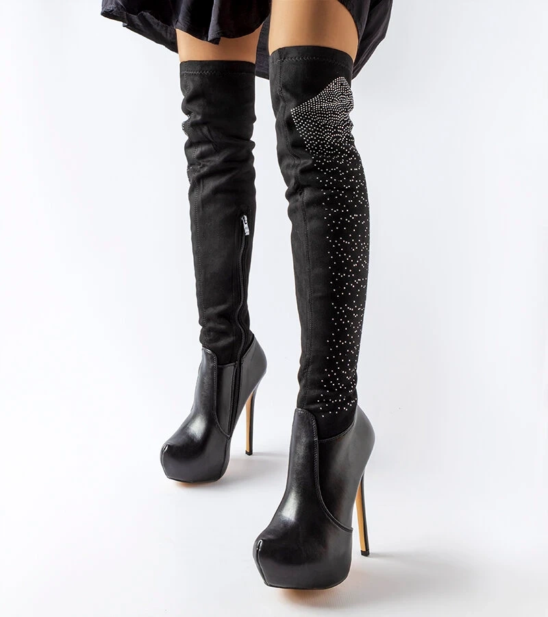 Czarne wysokie kozaki na szpilce