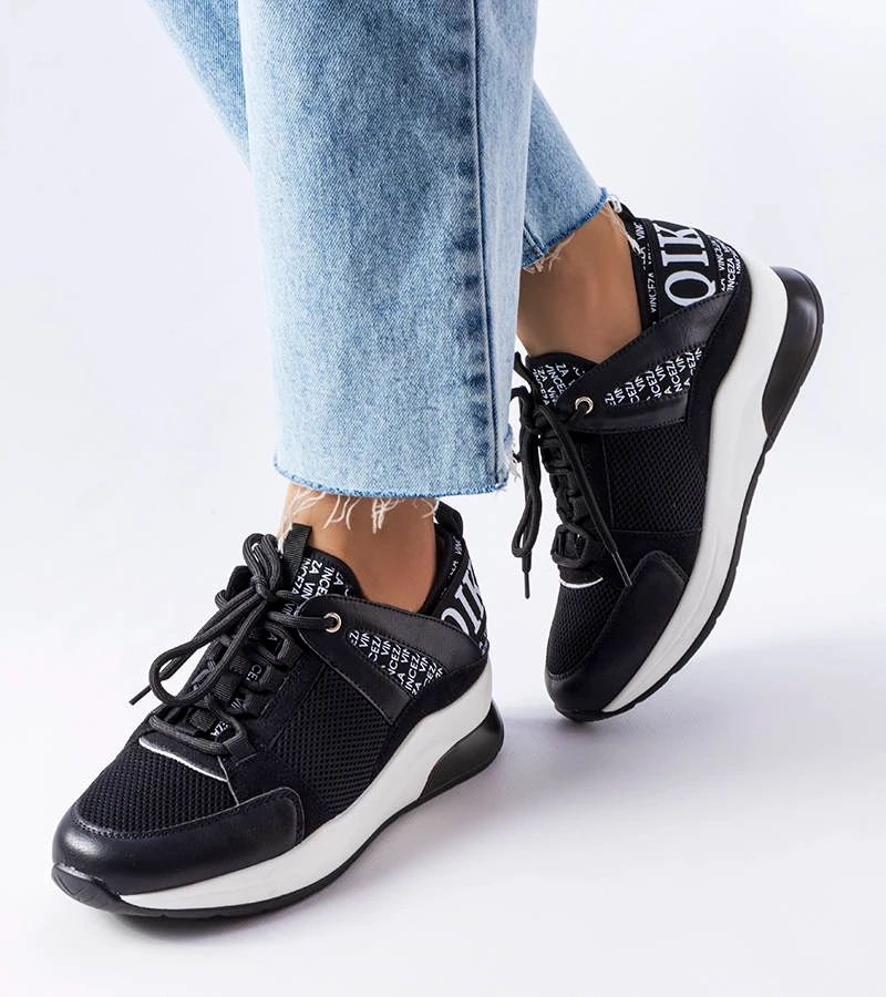 Czarne sneakersy Vinceza