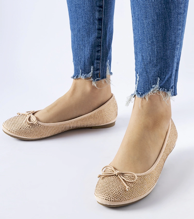 Beżowe baleriny ozdobione cyrkoniami