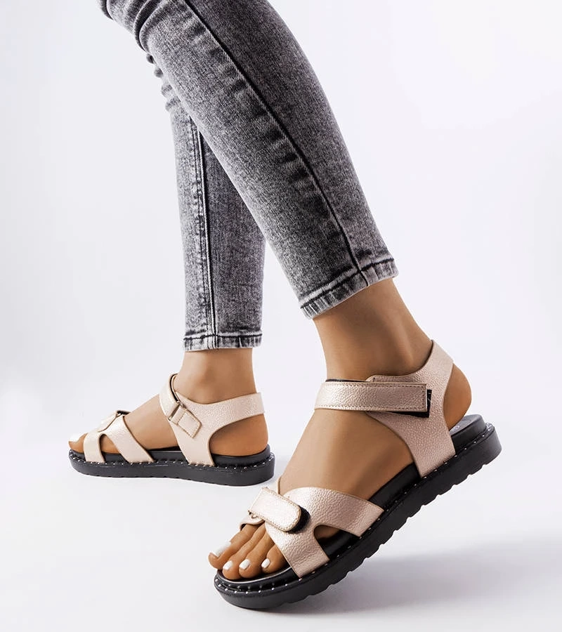 Beżowe sandały błyszczące na rzepy