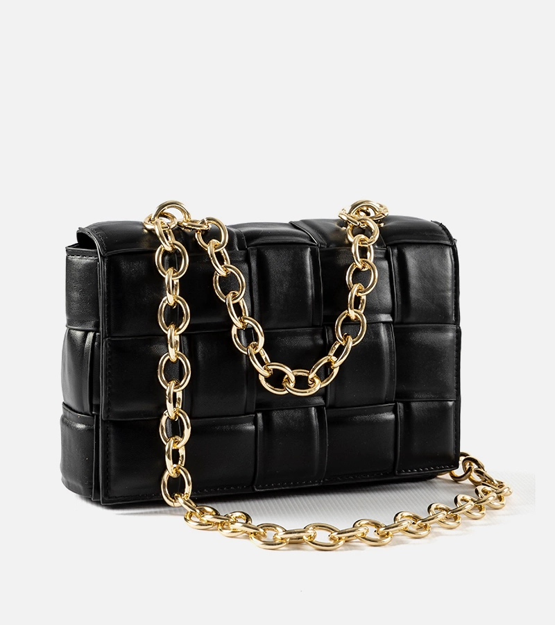 Czarna pikowana torebka na ramię