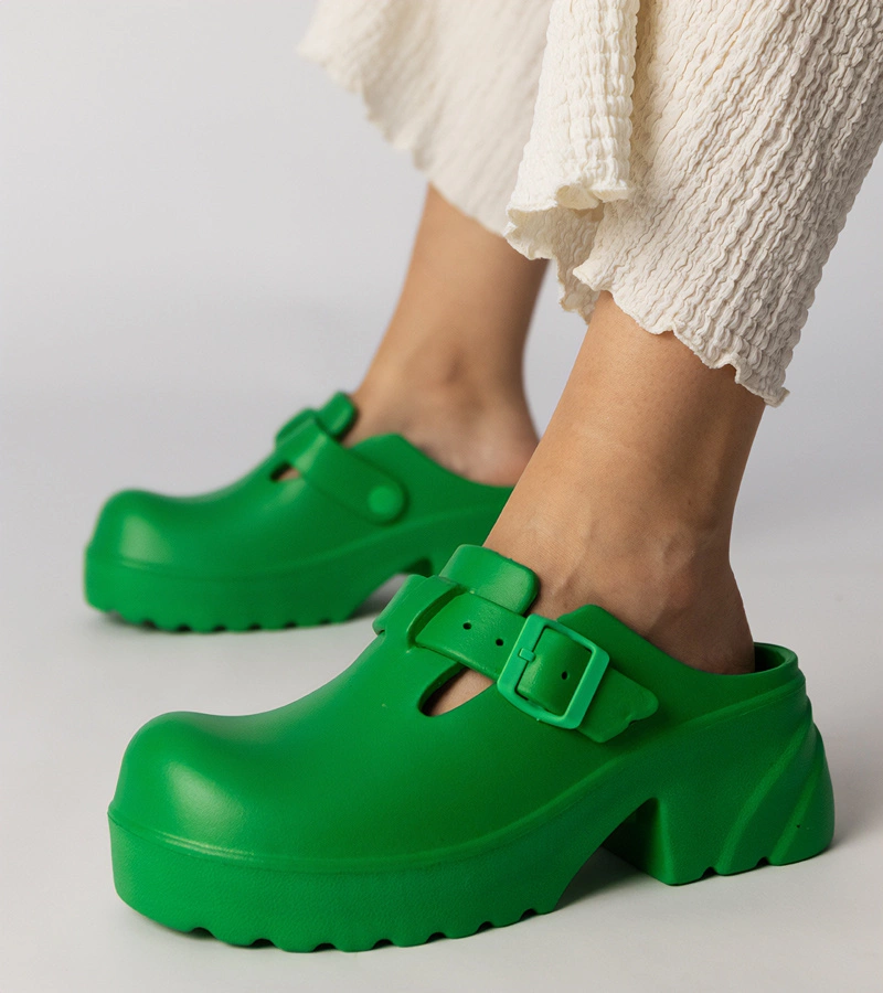 Hers Zielone klapki chodaki zabudowane