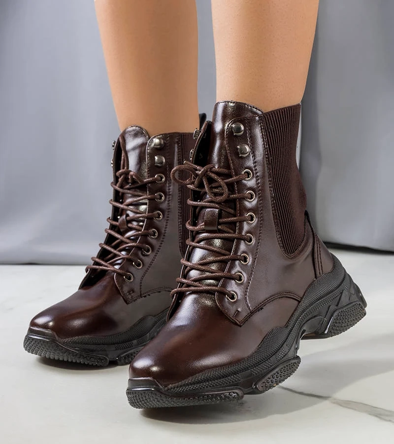 Brązowe botki damskie na sportowej podeszwie