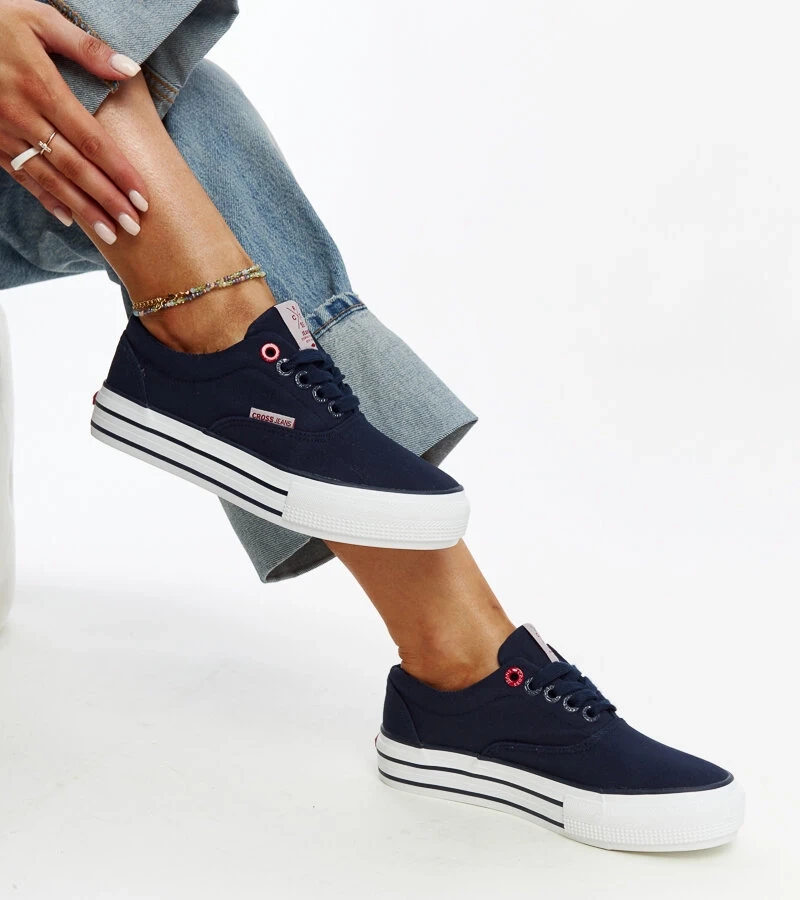 Granatowe damskie trampki na grubej podeszwie CROSS JEANS