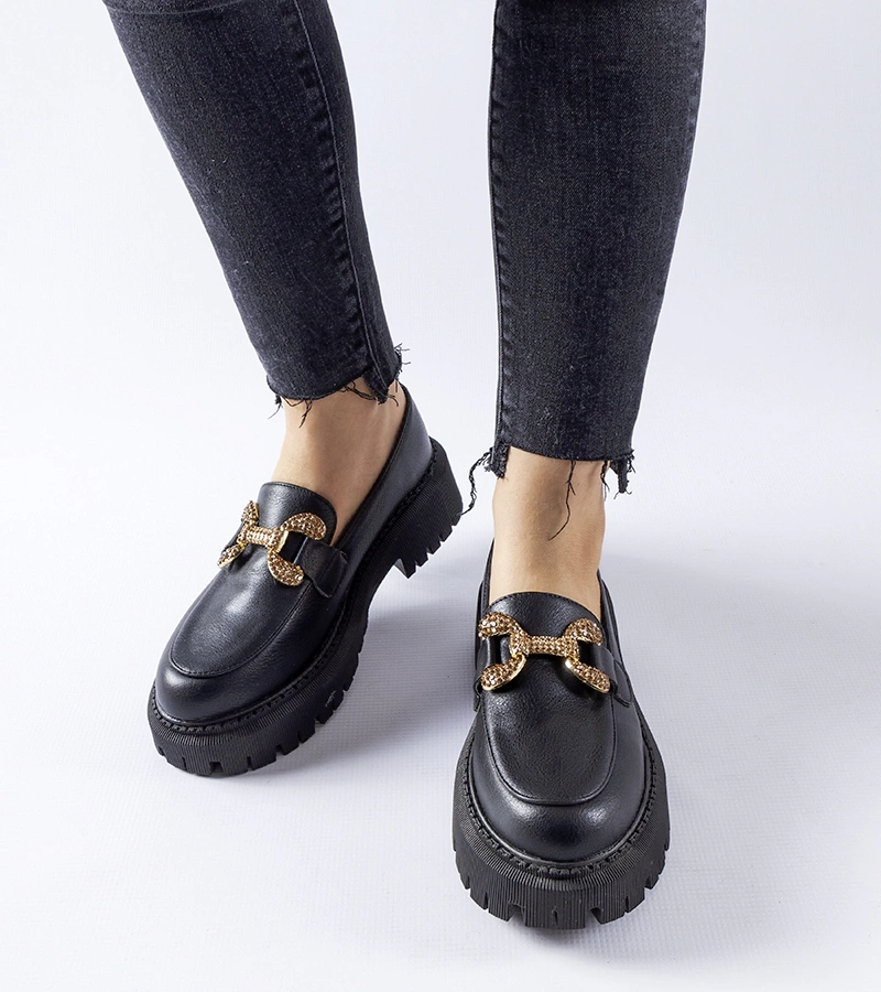 Czarne mokasyny zdobione cyrkoniami