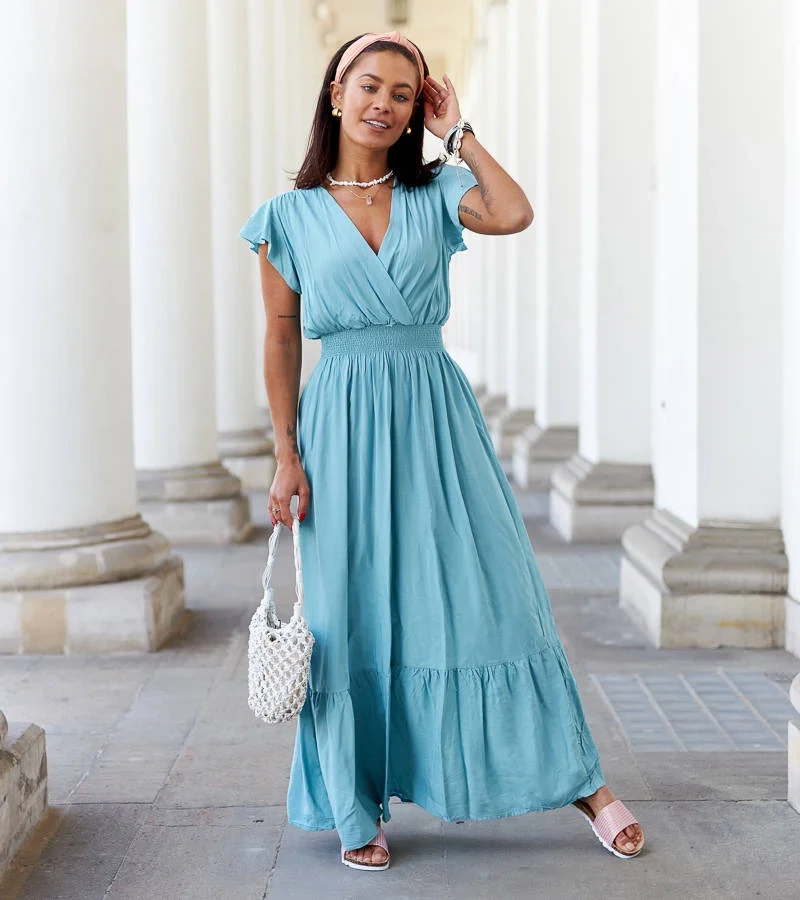 Niebieska sukienka maxi