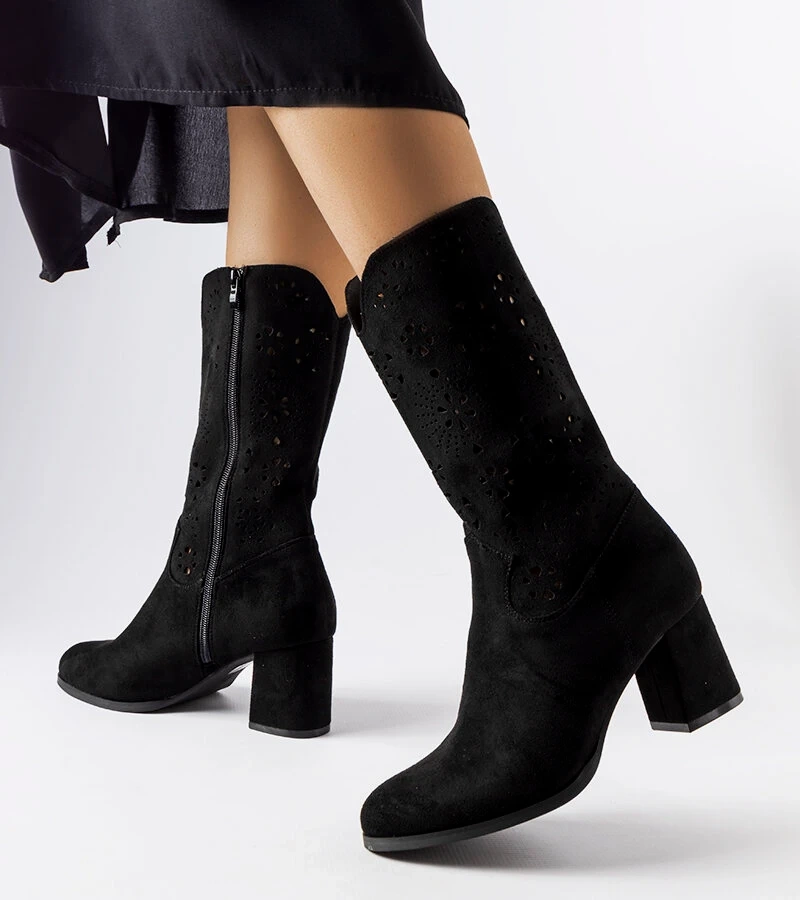 Czarne ażurowe botki na słupku