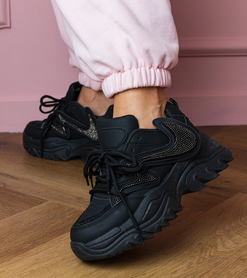 Hers Czarne sneakersy na masywnej podeszwie z cyrkoniami