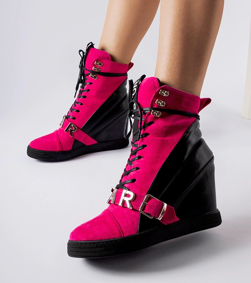 Różowo-czarne sneakersy na koturnie