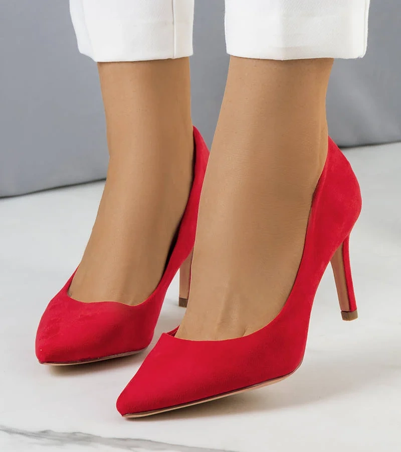 Czerwone szpilki z eko-zamszu