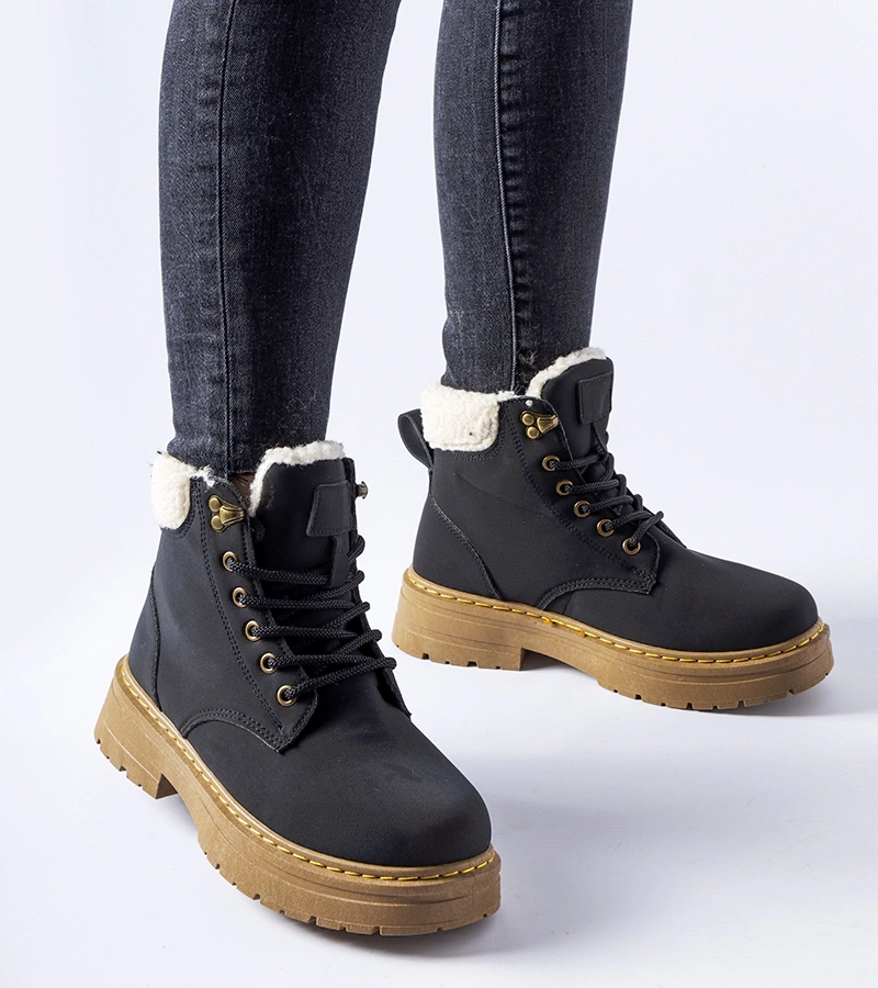 Czarne ocieplane workery