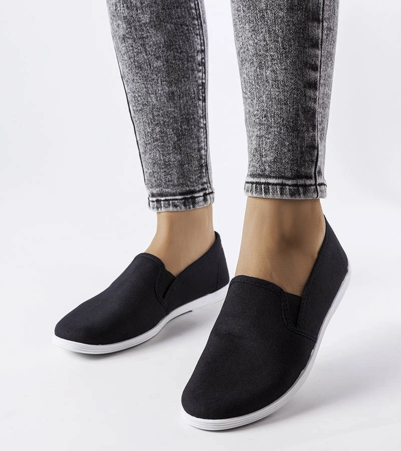 Czarne materiałowe tenisówki